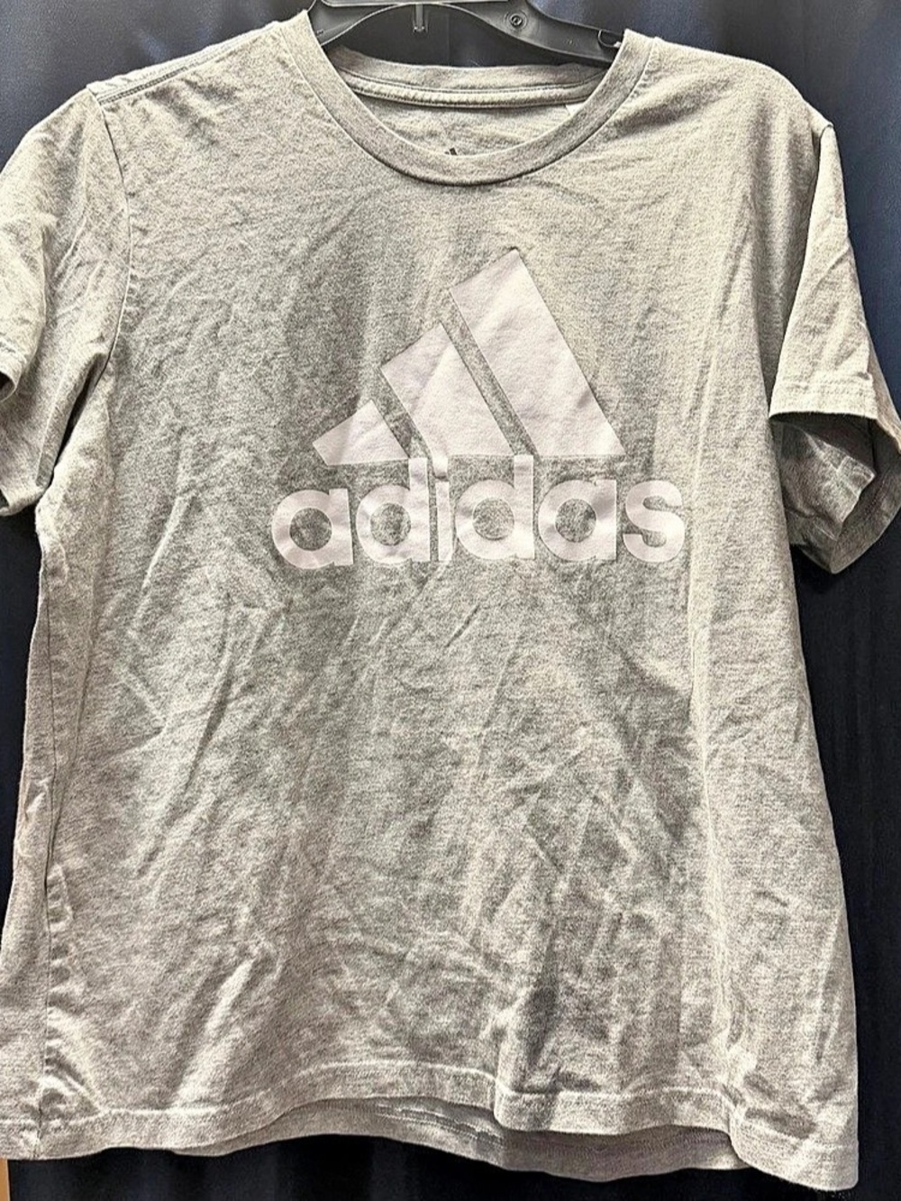 ESSENTIALS BIG LOGO TEE